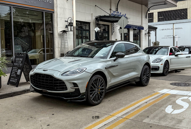Aston Martin DBX707