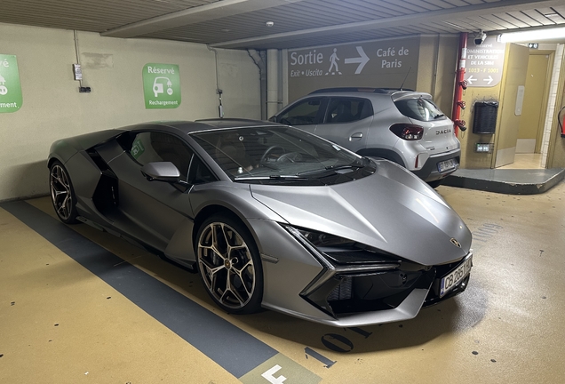 Lamborghini Revuelto