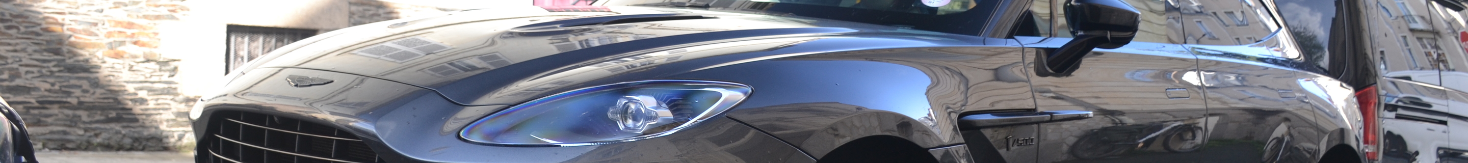 Aston Martin DBX