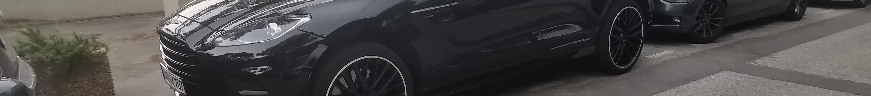 Aston Martin DBX707
