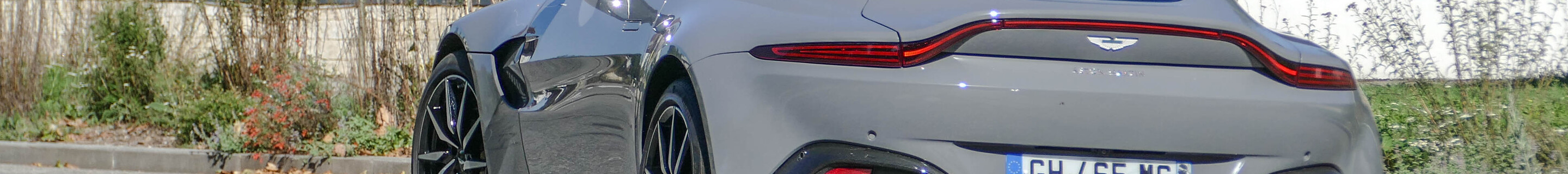 Aston Martin V8 Vantage 2018