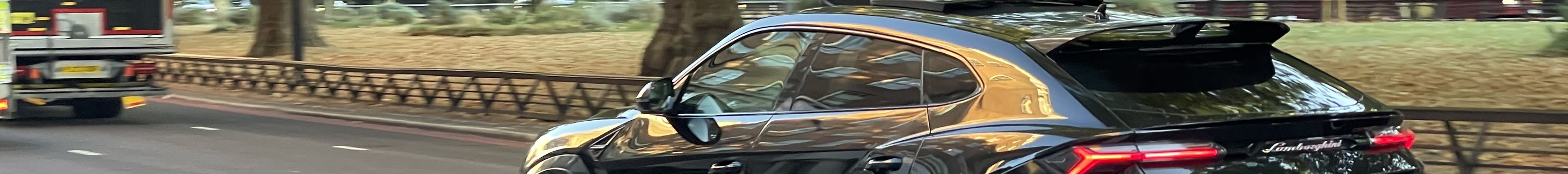 Lamborghini Urus Nero Design