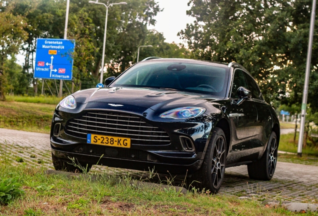 Aston Martin DBX