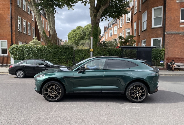 Aston Martin DBX