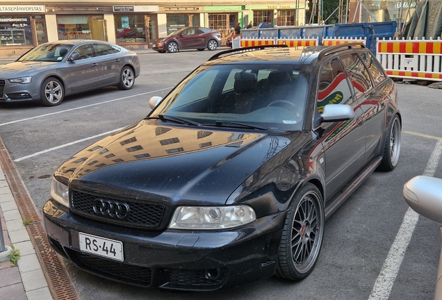 Audi RS4 Avant B5