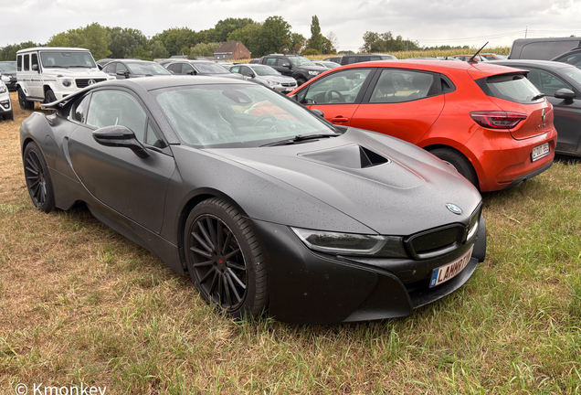 BMW i8 Protonic Frozen Black Edition
