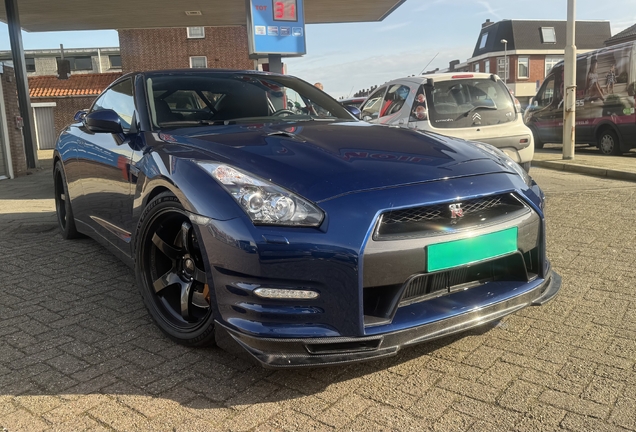 Nissan GT-R 2011