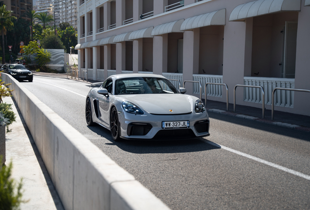 Porsche 718 Cayman GT4