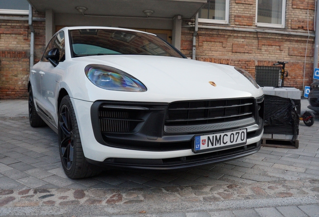 Porsche 95B Macan GTS MkIII