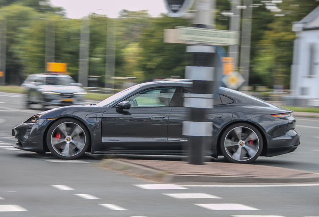Porsche Taycan GTS