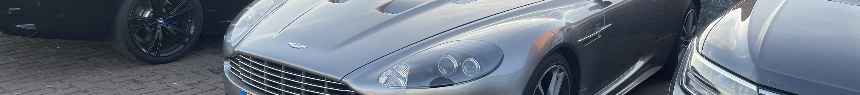 Aston Martin DBS Volante