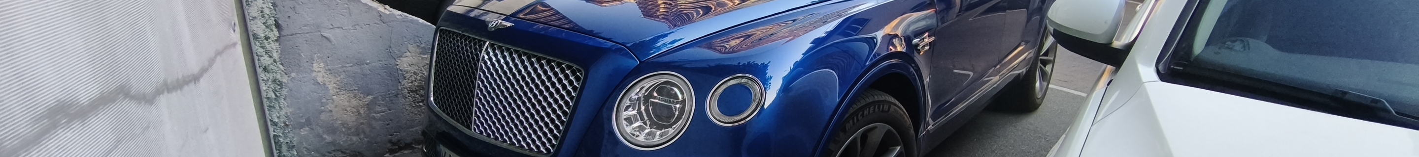 Bentley Bentayga V8