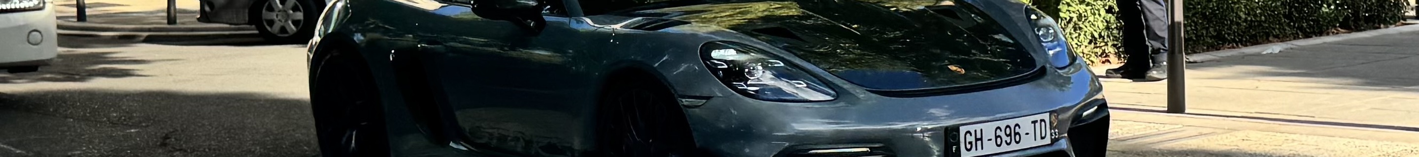 Porsche 718 Cayman GT4 RS Weissach Package