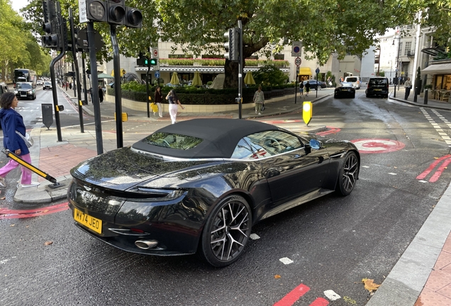 Aston Martin DB12 Volante