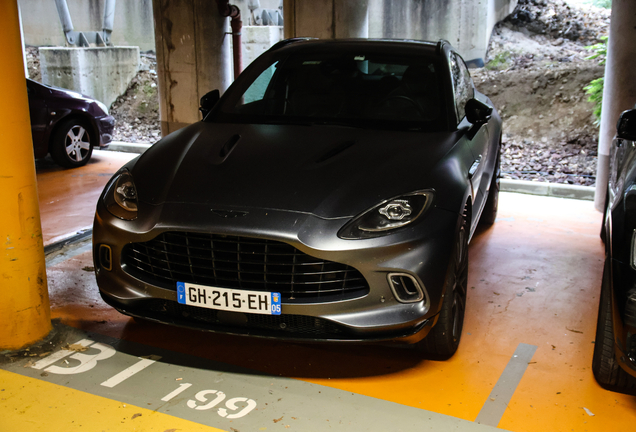 Aston Martin DBX