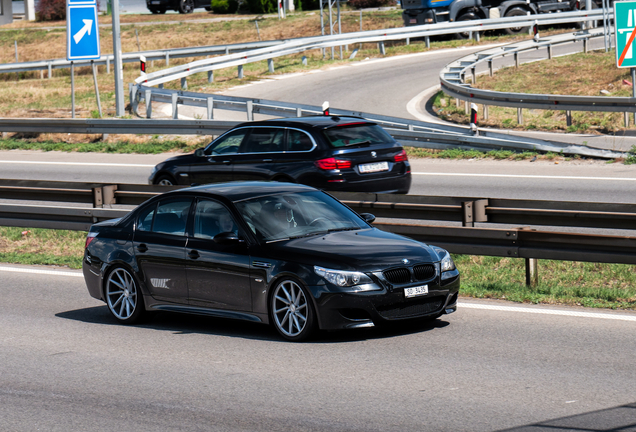 BMW M5 E60 2005