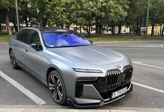 BMW M760e xDrive