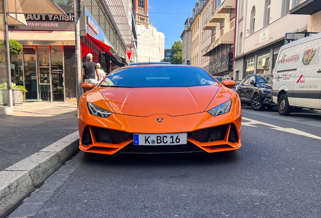 Lamborghini Huracán LP640-4 EVO
