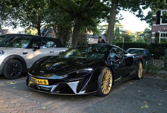 McLaren Artura Spider