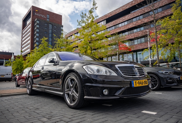 Mercedes-Benz S 65 AMG V221