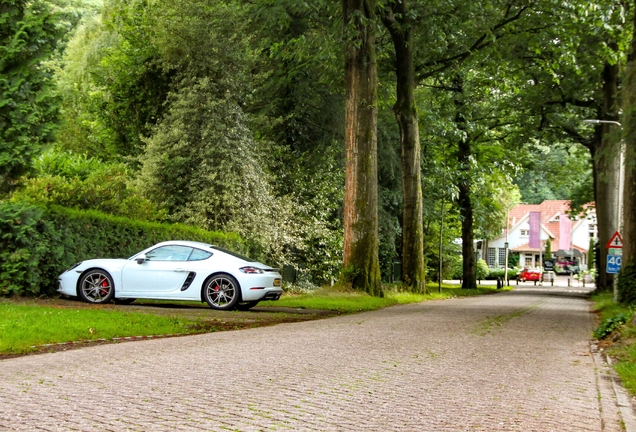 Porsche 718 Cayman S