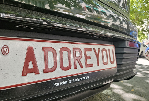 Porsche Macan EV Turbo