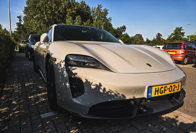 Porsche Taycan GTS Sport Turismo