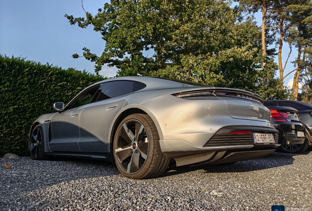 Porsche Taycan Turbo