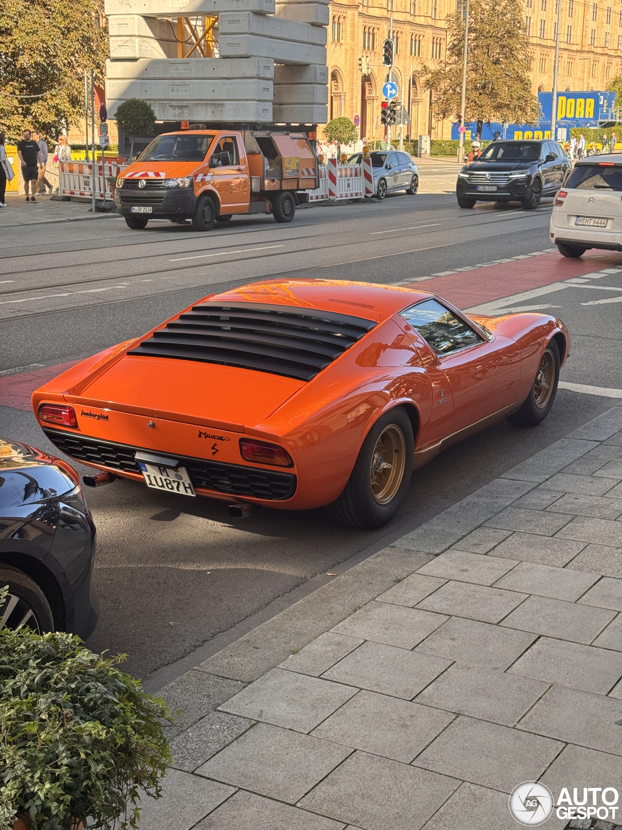 Oranje Lamborghini Miura steelt de show in München