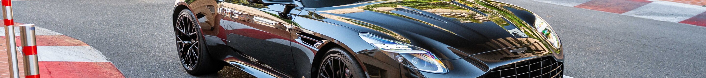 Aston Martin DB12