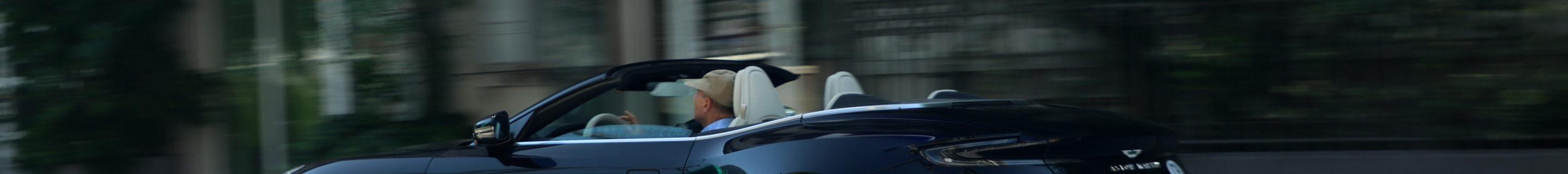 Aston Martin DB12 Volante