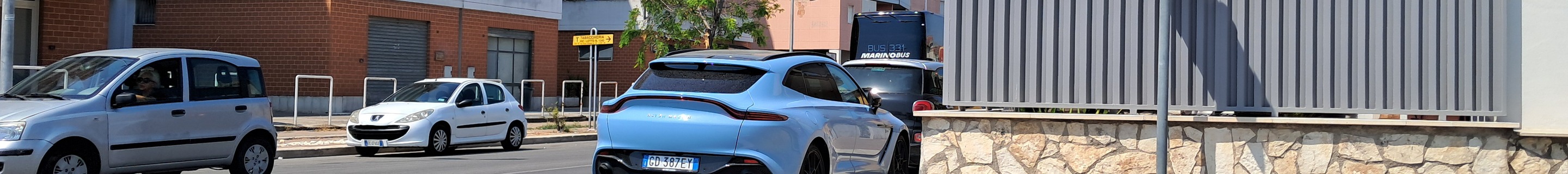 Aston Martin DBX