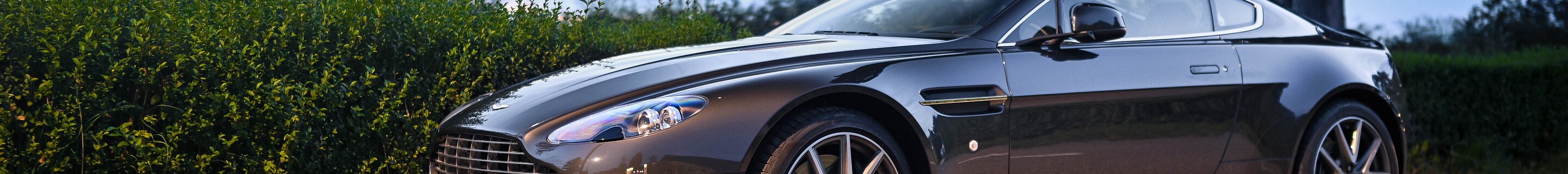 Aston Martin V8 Vantage S