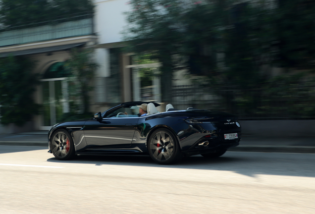 Aston Martin DB12 Volante