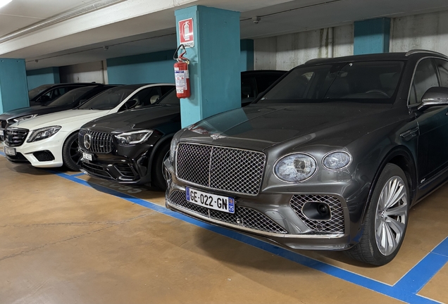 Bentley Bentayga Hybrid 2021