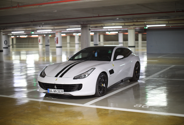 Ferrari GTC4Lusso T