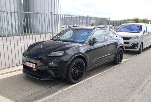 Porsche Macan EV Turbo