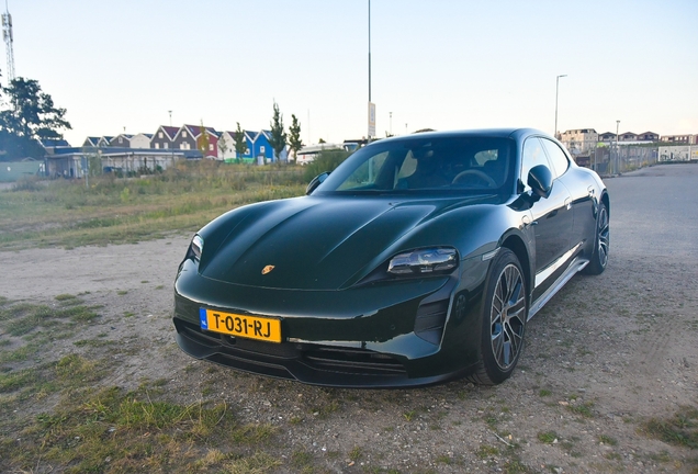 Porsche Taycan GTS Sport Turismo