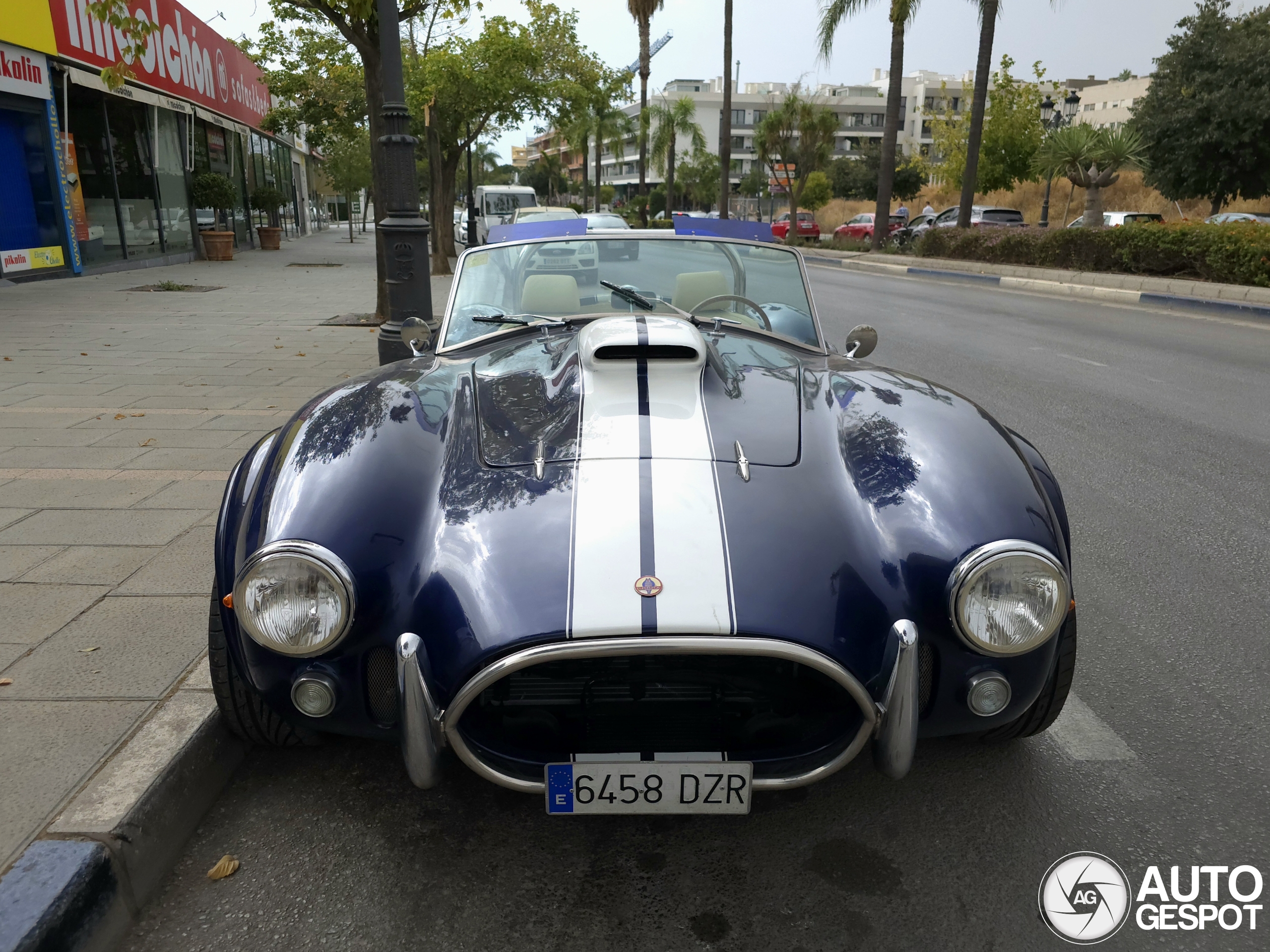 AC Cobra 427