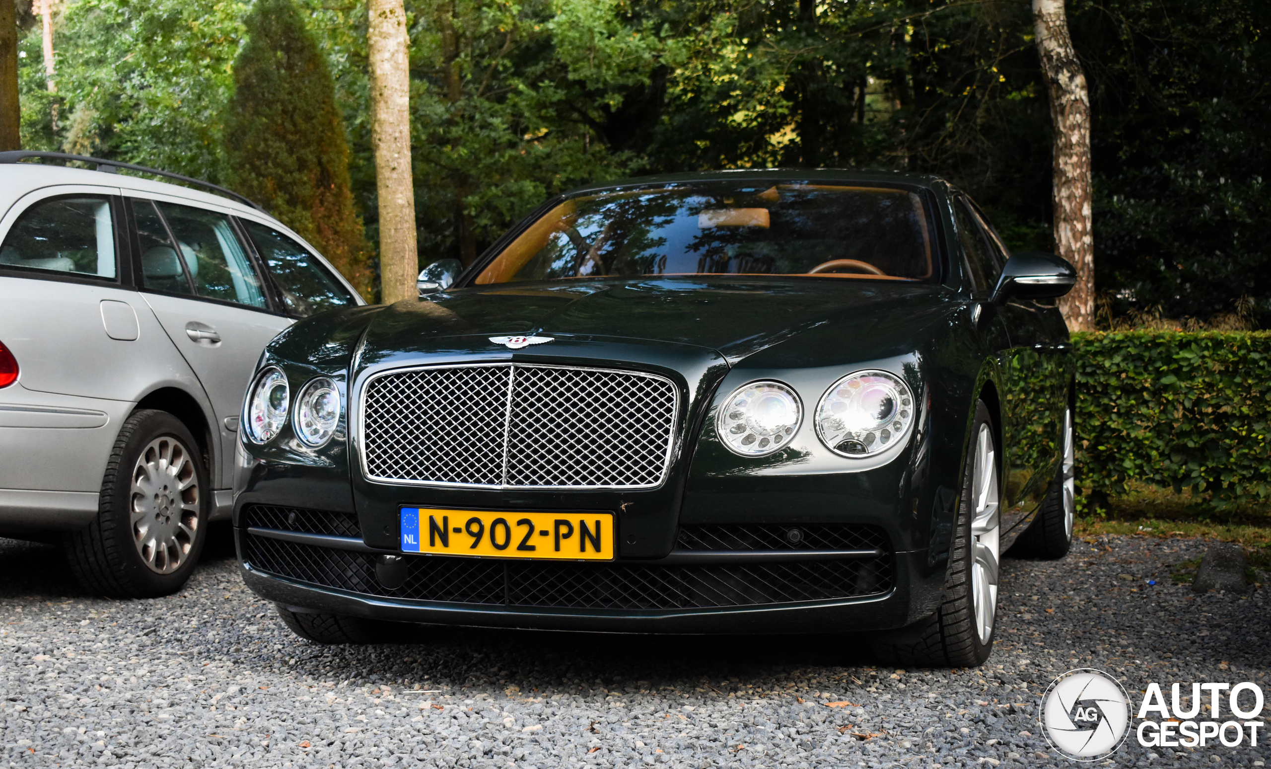 Bentley Flying Spur V8