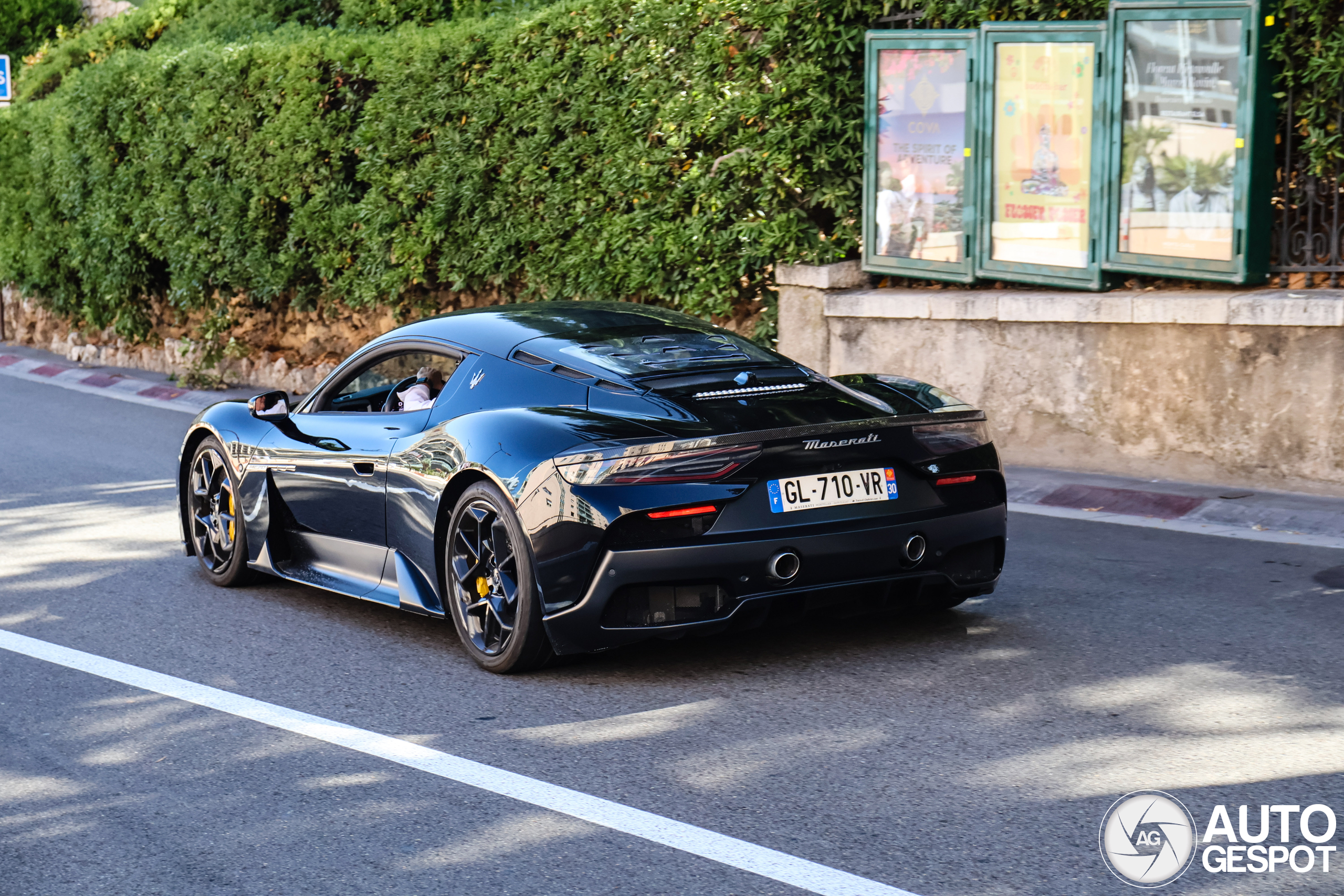 マリ〜ページ Espresso Brown Shoulder Purse | MZ Wallace