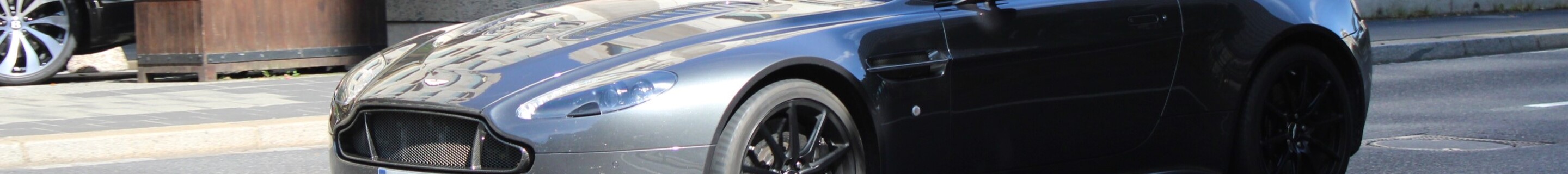 Aston Martin V12 Vantage S