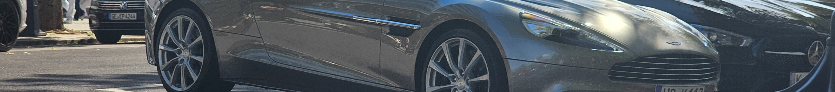 Aston Martin Vanquish Volante