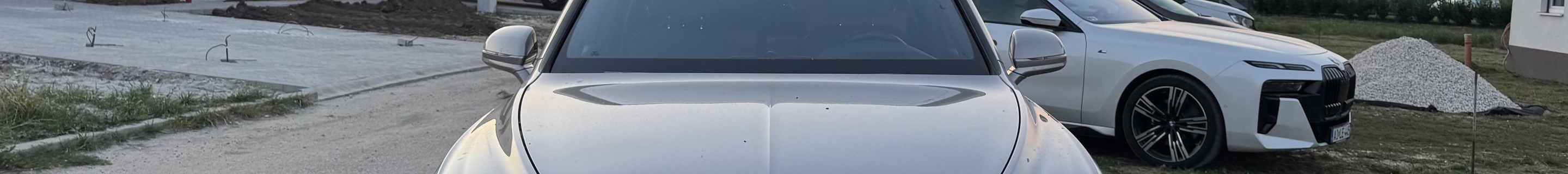 Bentley Bentayga Hybrid 2021 First Edition