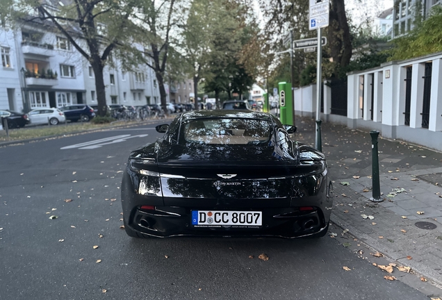 Aston Martin DB11 V8
