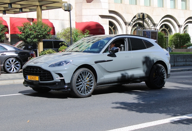 Aston Martin DBX707