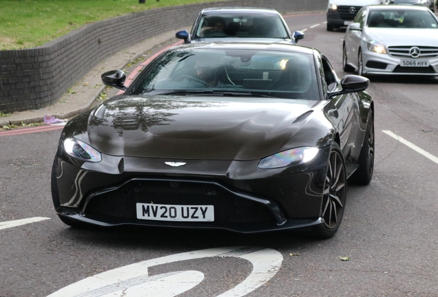 Aston Martin V8 Vantage 2018