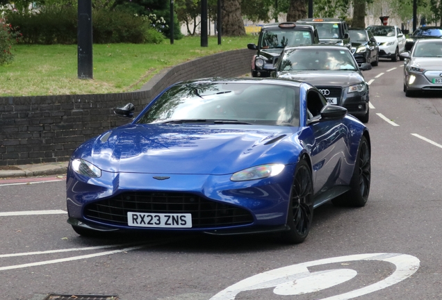Aston Martin V8 Vantage 2018
