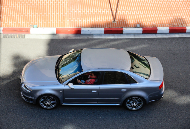 Audi RS4 Sedan