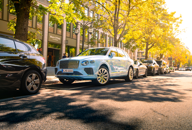 Bentley Bentayga Azure 2024